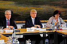 Bürgermeister Jens Böhrnsen, Prof. Dr. Joachim Wieland und Bürgermeisterin Karoline Linnert