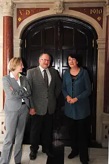 Dr. Imke Sommer, die bremische Landesbeauftragte für den Datenschutz und Informationsfreiheit, Peter Schaar, Bundesbeauftragter für den Datenschutz und die Informationsfreiheit, und Bürgermeisterin Karoline Linnert beim Senatsempfang im Rathaus