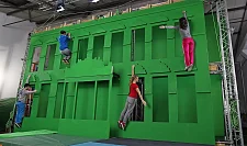 URBANSCREEN Projektion Schütting Bremen Entwicklung am Modell Fassadenkletterer