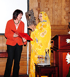 Einsatz für die Westsahara - Aminatou Haidar wurde mit dem 13. Bremer Solidaritästpreis ausgezeichnet  