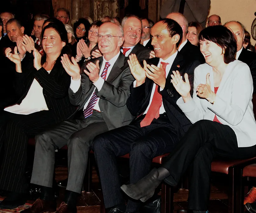 Festveranstaltung im Bremer Rathaus: Bürgermeisterin Karoline Linnert, Generalkonsul Mehmet Günay, Bürgerschaftspräsident Christian Weber und Honorarkonsulin Yasemin Vierkötter (v.r.)