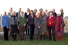 Die Damen des Konsularischen Korps mit Bürgermeisterin Linnert auf der Dachterrasse