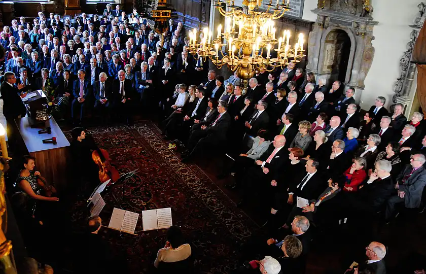 Bürgermeister Böhrnsen begrüßte die Gäste in der Oberen Halle des Bremer Rathauses