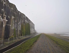 Der Bunker heute von der Weserseite