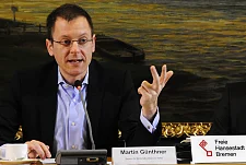 Senator Günthner erläutert, warum die 103 Millionen Euro aus dem Europäischen Fond für regionale Entwicklung (EFRE) gut für Bremen sind