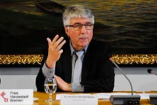 Senator Dr. Schulte-Sasse: Ein Klinikum, vier Standorte – Verschmelzung der kommunalen Kliniken eingeleitet 