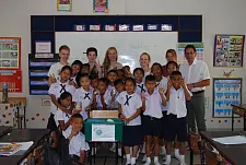 von links: Sebastian Stolle, Jannik Lehmkuhl, Svenja Schwichtenberg, Hannah Flerlage sowie die Chemielehrerin Sandra Bösch und Joachim Stier, Biologieelehrer und MINT-Koordnator des SZ Rübekamps