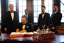 Eintrag in das Goldene Buch