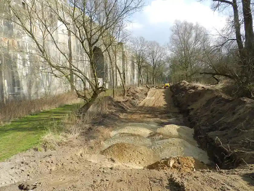 Auf historischem Boden: Baumaßnahmen am Bunker Valentin sind gestartet