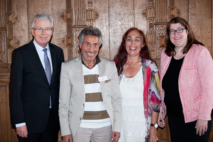 v.l.n.r.: Bürgermeister Böhrnsen, Psychotherapeuten H. Farschidi, I. Koop und Senatorin Stahmann 