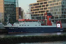 Forschungsschiff für die Meeresforschung vor ungewohnter Kulisse:  Forschungsschiff Heincke zum Europäischen Tag der Meere zu Gast in Bremen