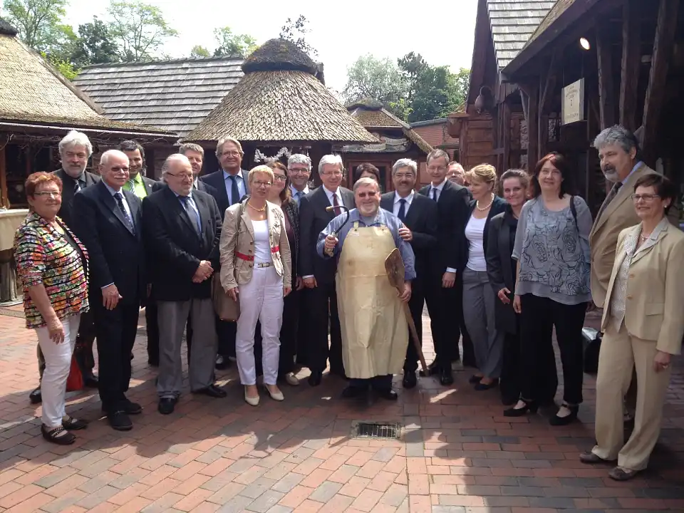 Im Rahmen der gemeinsamen Sitzung in Bremerhaven besuchten die Mitglieder des Senat und des Magistrats das Schaufenster Fischereihafen