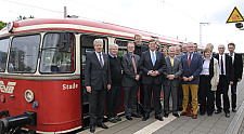 Start der EVB-Bahn in Rotenburg zur Sonderfahrt über Bremervörde nach Bremerhaven mit Bürgermeister Böhrnsen (li.), Staatssekretär Ferlemann (5.v.l.), EVB-Geschäftsführer Wolfgang Birlin (6.v.l.), Ulrich Bischoping (DB, 7.v.l.) und weiteren Mitfahrenden