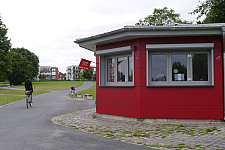 Der neue Kiosk am Werdesee kurz vor seiner Fertigstellung im Jahr 2013
