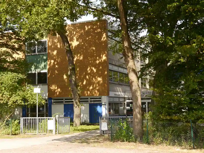 In dem Schulgebäude am Bokellandsweg sollen übergangsweise Flüchtlinge untergebracht werden