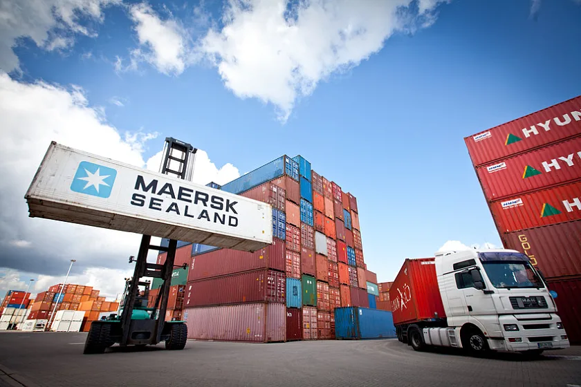 In Bremerhaven wurden 2013 rund 5,8 Millionen Container (TEU) umgeschlagen.  Quelle: WFB Wirtschaftsförderung Bremen GmbH/Foto: Jens Lehmkühler