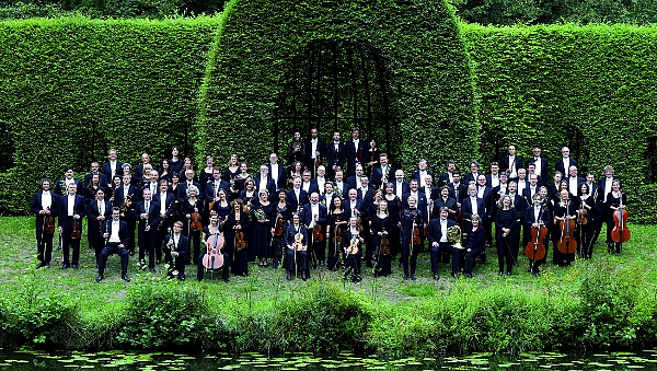Das Ensemble der Bremer Philharmoniker in der Spielzeit 2014/2015.  Quelle: Bremer Philharmoniker