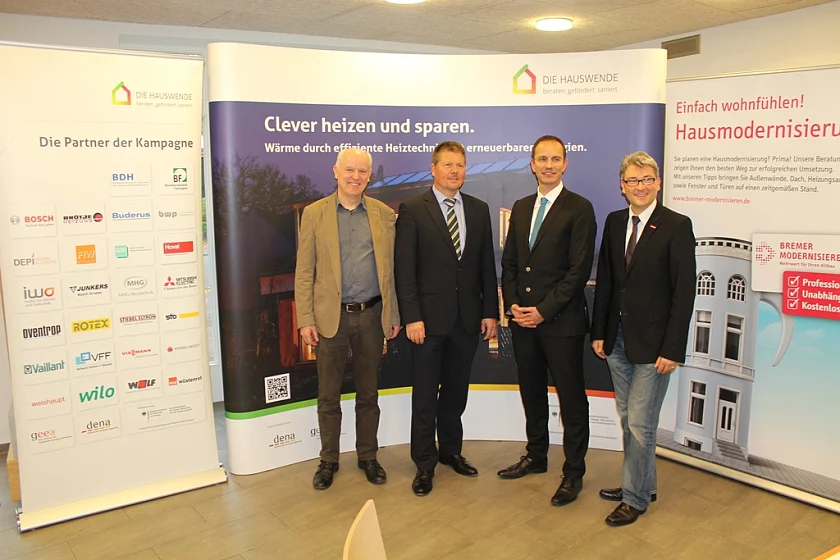 (v.l.n.r.): Ulrich Pollkläsener (energiekonsens), Dr. Joachim Lohse (Senator für Umwelt, Bau und Verkehr), Christian Stolte (dena), Stefan Schiebe (Kreishandwerkerschaft)