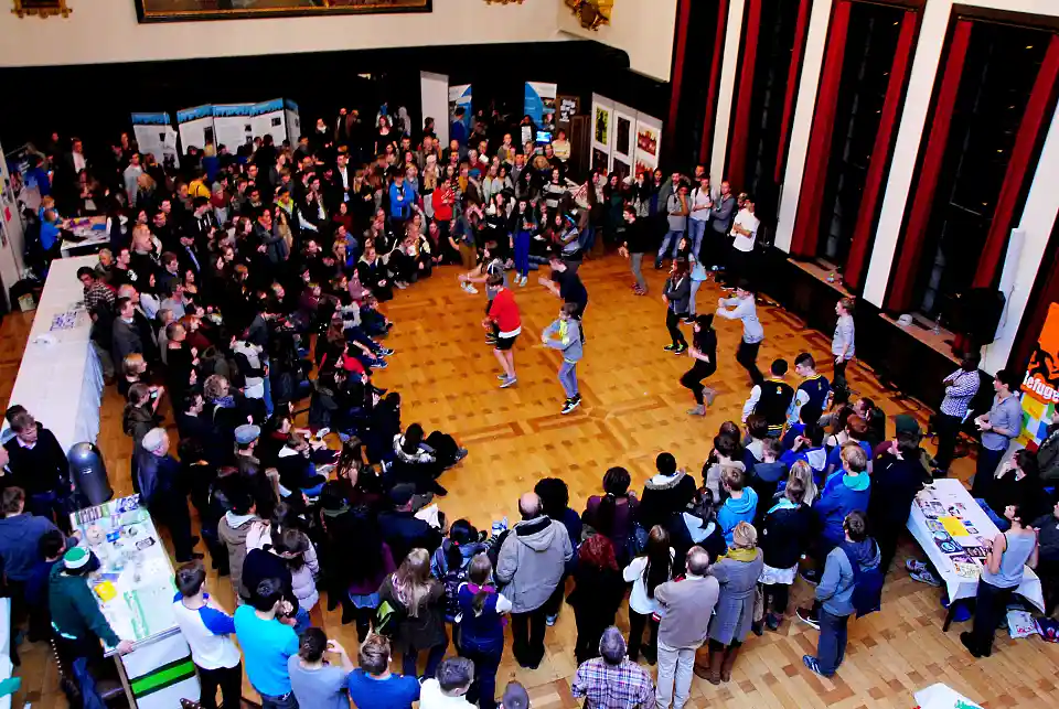 Die Nacht der Jugend - hier ein Foto von 2013 -  steht mit künstlerischen, musikalischen und sportlichen Beiträgen für eine bunte und respektvolle Gesellschaft