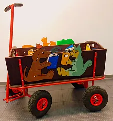 Einer von 150 Bollerwagen, um die sich Kitas jetzt bewerben können