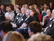 Senatsempfang im Rathaus.  Senatorin Stahmann und Trauerland-Gründerin Beate Alefeld-Gerges