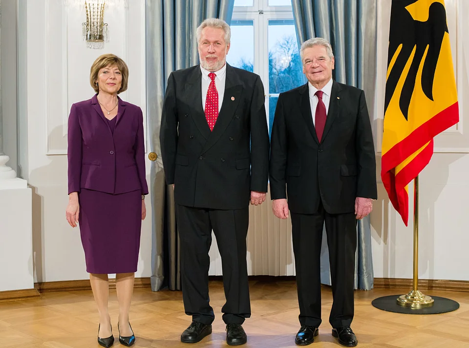Hans-Werner Eiteljörge engagiert sich als Trainer, als Schiedsrichter, Platzwart und Organisator von Fußballturnieren beim SC Borgfeld. | Foto: Bundesregierung / Guido Bergmann
