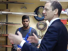 Nach Wartezeit die Chancen genutzt: Ajithjenosan Sellaturai wird Installateur