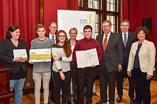 Gruppenbild 1. Platz: Schule an der Marcusallee. Quelle: Hertie-Stiftung/ Fotograf: Gerald Ulmann 