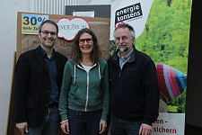 v.l.n.r.: Enno Nottelmann (energiekonsens), Eva Bärwolf (Jugendhaus Horn-Lehe) und Dr. Michael Schwarz (Referatsleiter Kinder- und Jugendförderung)