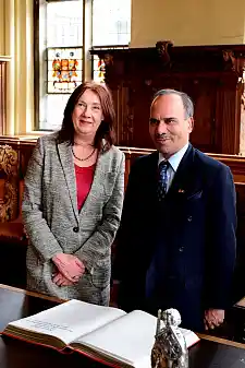 Bürgermeisterin Karoline Linnert und Pakistans Botschafter Syed Hasan Javed