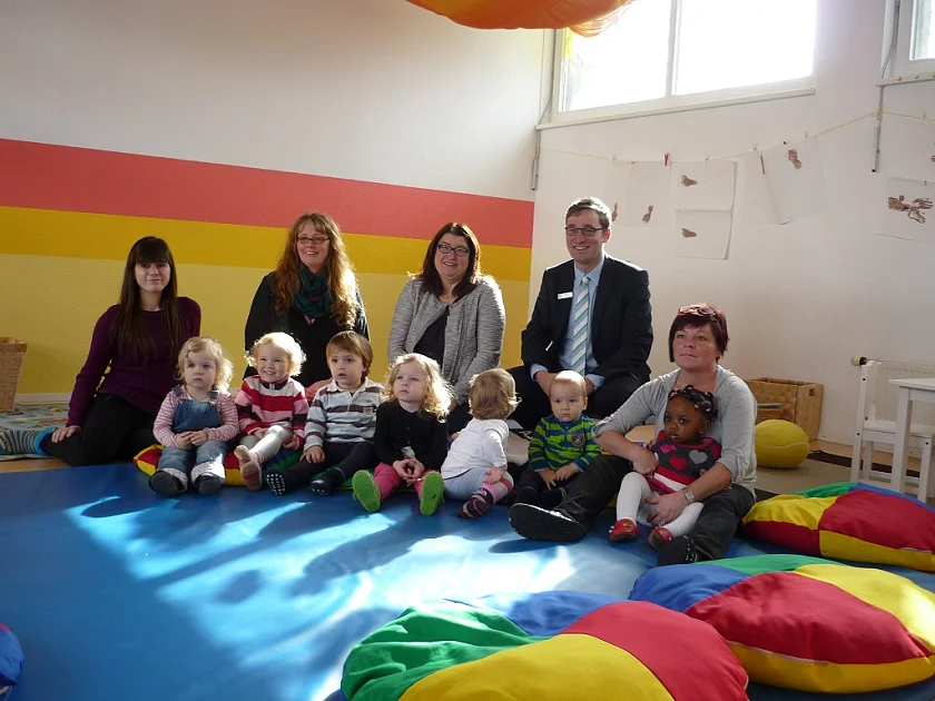 Lisa Anders, Heike Bolinius (Mütterzentrum), Dominik Schulte (PSD), Senatorin Anja Stahmann, Mireile Imbach (Mütterzentrum)