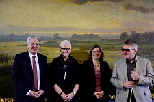 Freuen sich auf die Aktivoli 2015: Bürgermeister Jens Böhrnsen, Waltraud Wulff-Schwarz vom Diakonischen Werk, Birgitt Pfeiffer von der Bremer Freiwilligen-Agentur und der Landesbehindertenbeauftragte Dr. Joachim Steinbrück