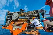 Meeresboden-Bohrgerät Marum-MeBo 70 vor dem Absenken