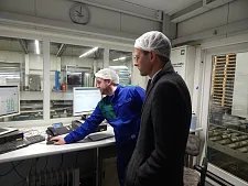 Zehnter Tag der Ausbildungstour:  Senator Martin Günthner zu Besuch bei  FRoSTA