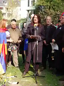 "Vor Versöhnung kommt die Anerkennung von Schuld", Bürgermeisterin Linnert bei der Gedenkveranstaltung