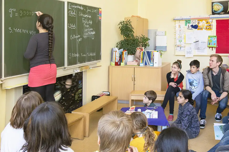 Zu Beginn der Lernzeit Mathematik gibt es einen Austausch in der Sitzrunde