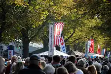 Ein Ausschnitt der Ländermeile mit dem Bremen-Zelt 2014 in Hannover