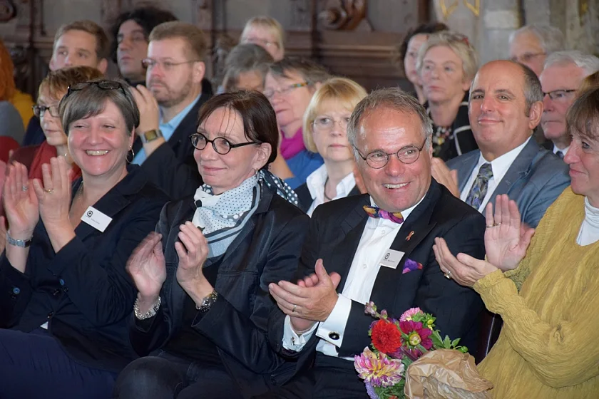 Andrea Siamis (Quartier), Staatsrätin Emigholz und Marcel Pouplier (Quartier; v.li) beim Senatsempfang