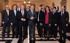Im Bremer Rathaus: Regierungschefinnen und Regierungschefs der Länder