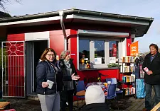 Senatorin Anja Stahmann, Renate Siegel, in der Sozialbehörde zuständig für BIWAQ  und Wabeq-Geschäftsführer Ernst Schütte 