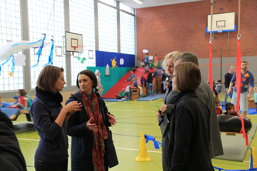 Senatorin Dr. Claudia Bogedan im Gespräch mit Vertretern der Kollegien der Oberschule an der Egge und des Schulzentrums Blumenthal