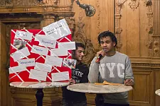 Die Schüler des Vorkurses des Schulzentrums Bördestraße, Alfa und Hassan, haben sich mit dem Thema Heimat beschäftigt