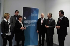 Dialog über die Zukunftsperspektiven rund um den Bremer Flughafen: Konrektorin Prof. Dr. Uta Bohnebeck,  Dekan Prof. Dr. Helmut Eirund, Rektorin Prof. Dr. Karin Luckey, Uwe Nullmeyer, Bürgermeister Dr. Carsten Sieling und Marco Pfleging 