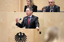 Bürgermeister Dr. Carsten Sieling während seiner Rede im Bundesrat © Bundesrat | Frank Bräuer