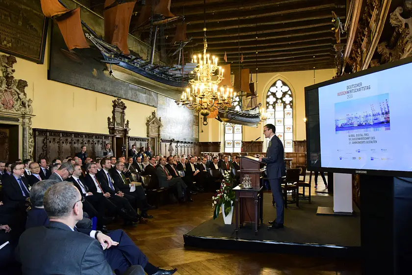 Senator Martin Günthner eröffnet den Außenwirtschaftstag in der Oberen Rathaushalle