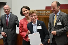 Debattant Finn Stumper vom Alten Gymnasium hatte genauso viel Spaß wie Christian Weber, Claudia Bogedan und Ansgar Kemmann von der Hertie-Stiftung