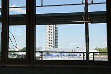 Schon jetzt beeindruckt der Ausblick durch die großen Fenster