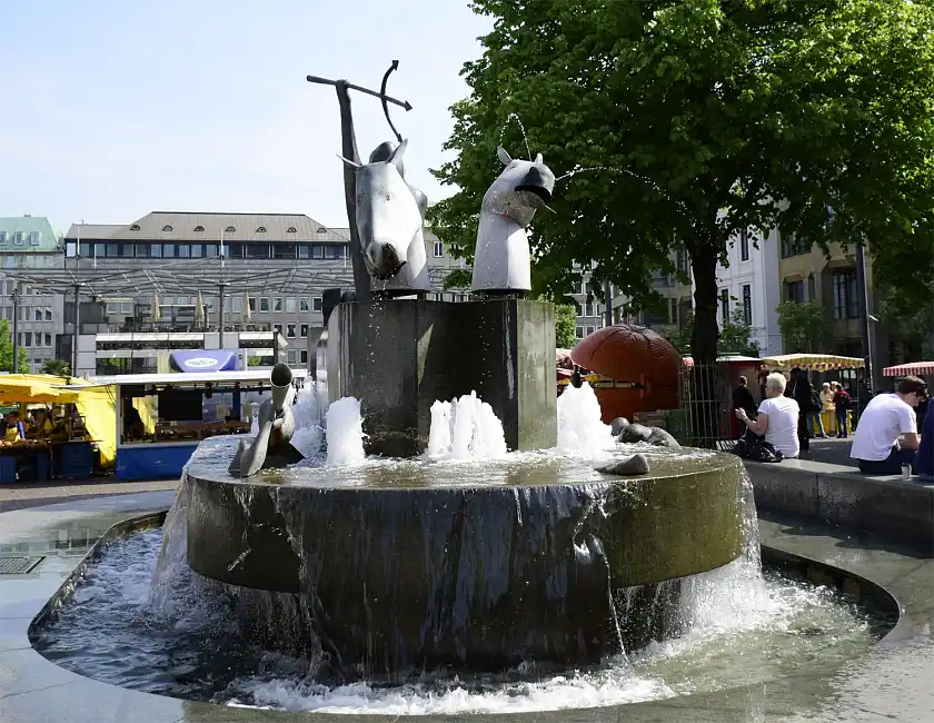 Der Neptunbrunnen auf dem Domshof