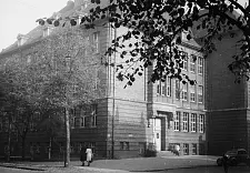 Die Schule an der Helgolander Straße um 1930. Foto: Schulmuseum Bremen