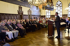 Bürgermeister Carsten Sieling erinnert in seiner Ansprache an die Medizinverbrechen der NS-Zeit